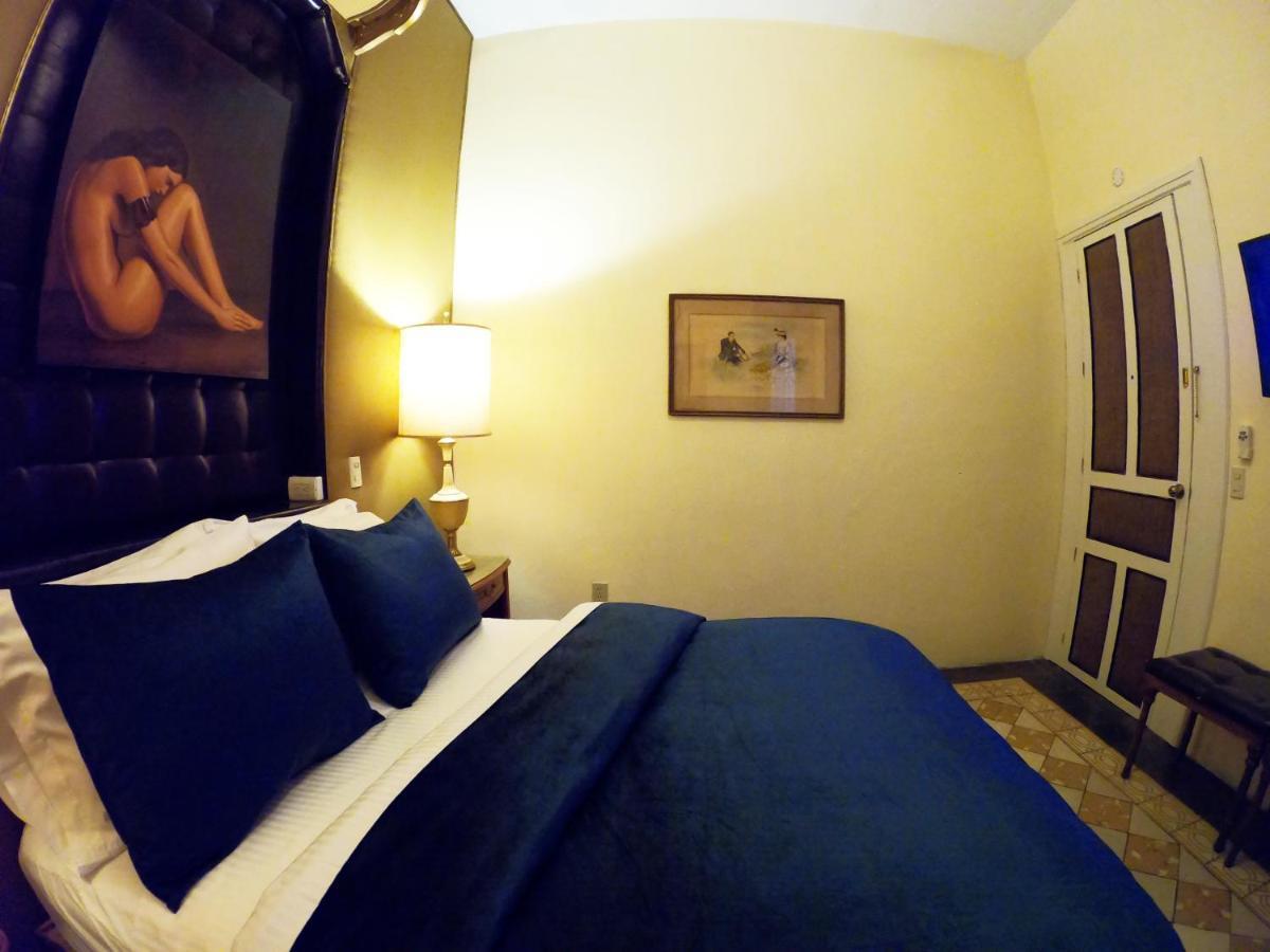 La Perla Hotel Boutique B&B グアダラハラ エクステリア 写真