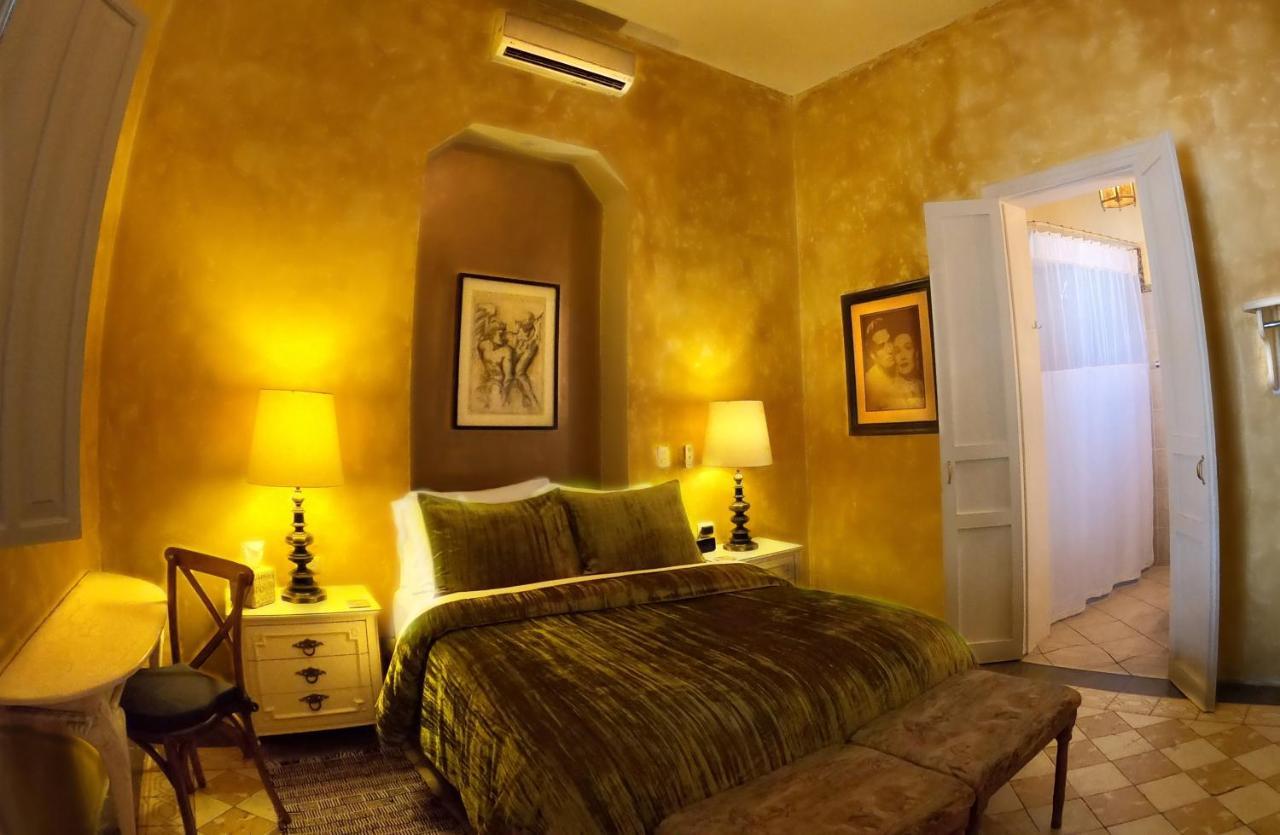 La Perla Hotel Boutique B&B グアダラハラ エクステリア 写真