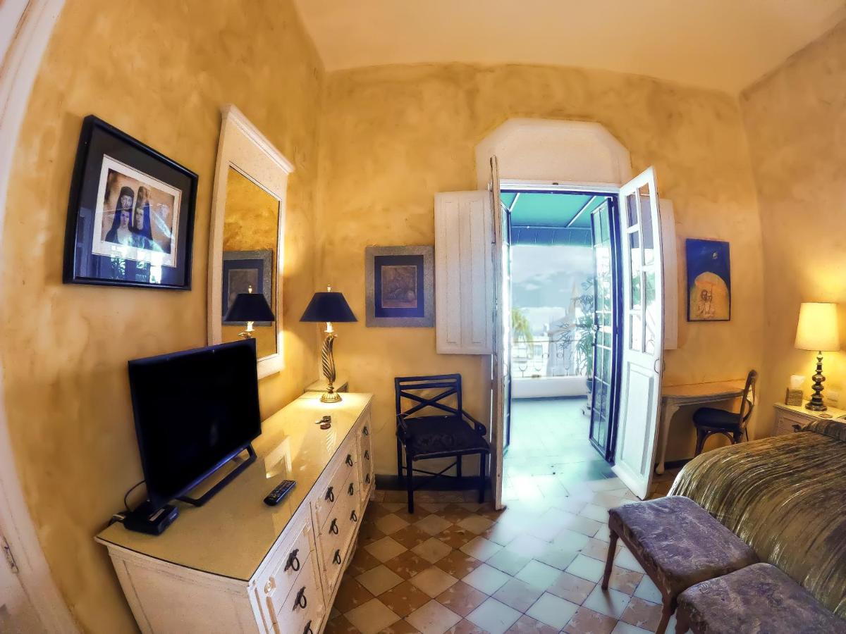 La Perla Hotel Boutique B&B グアダラハラ エクステリア 写真