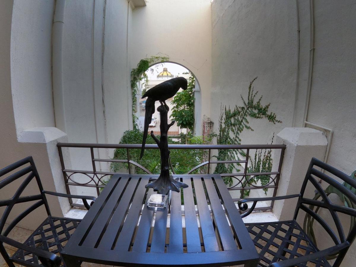 La Perla Hotel Boutique B&B グアダラハラ エクステリア 写真