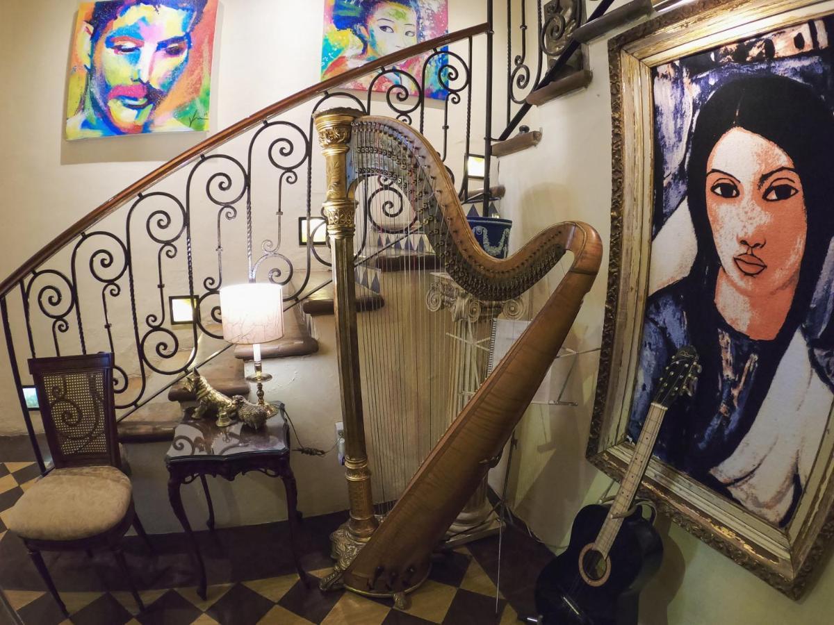La Perla Hotel Boutique B&B グアダラハラ エクステリア 写真