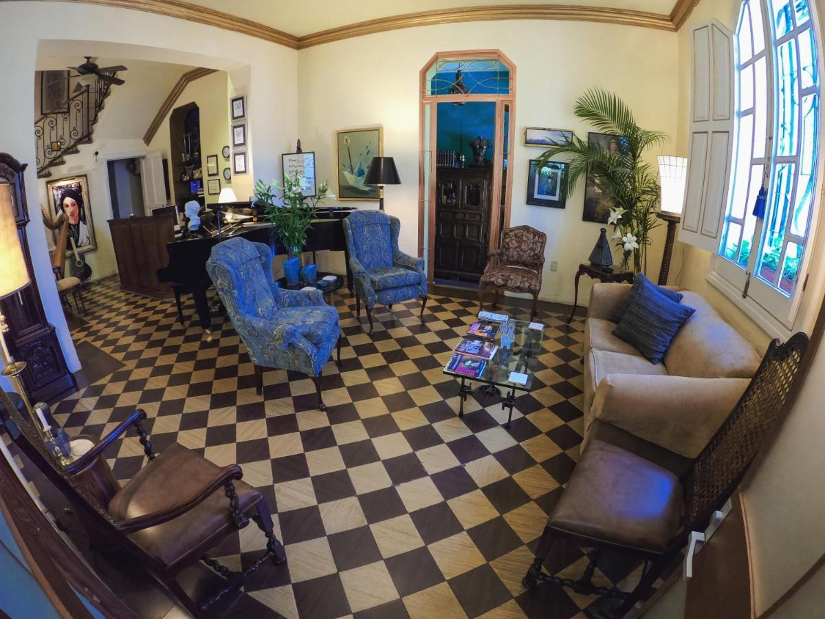 La Perla Hotel Boutique B&B グアダラハラ エクステリア 写真