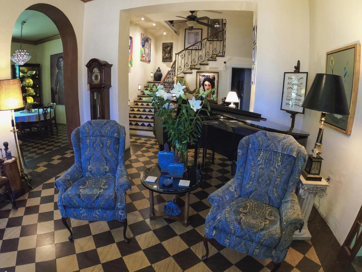 La Perla Hotel Boutique B&B グアダラハラ エクステリア 写真